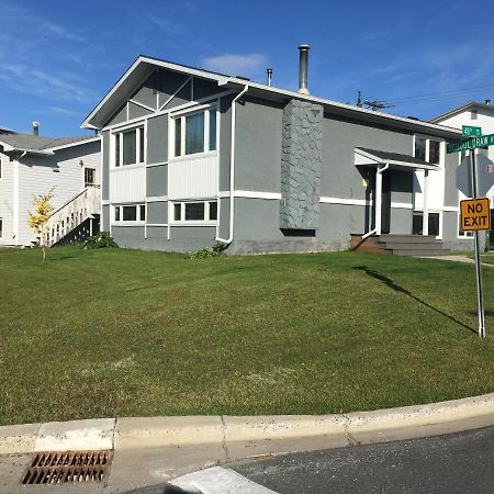Polar Nights Bed and Breakfast Yellowknife Eksteriør billede