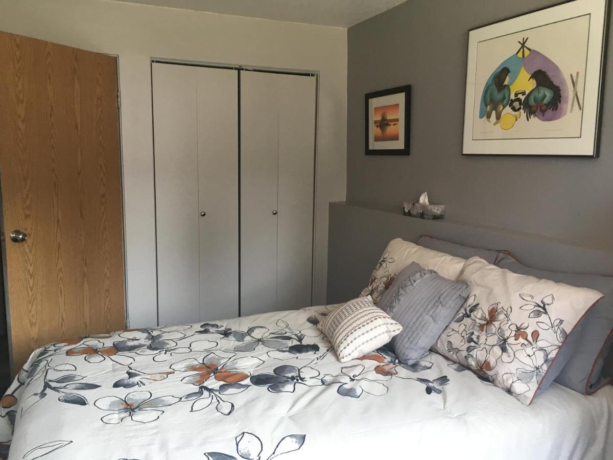 Polar Nights Bed and Breakfast Yellowknife Eksteriør billede
